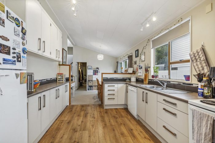 47 Thurleigh Grove, Karori, Wellington, 6012, New Zealand