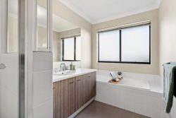 61A Henning Cres, Manning WA 6152, Australia