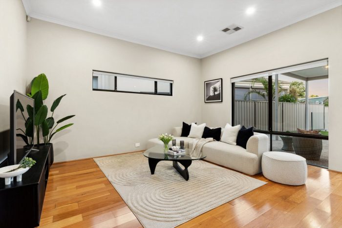 61A Henning Cres, Manning WA 6152, Australia