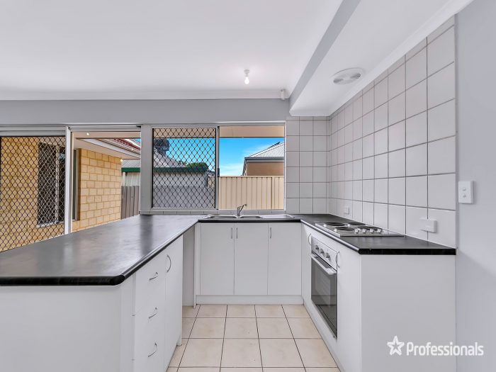 5 McIntosh St, Queens Park WA 6107, Australia