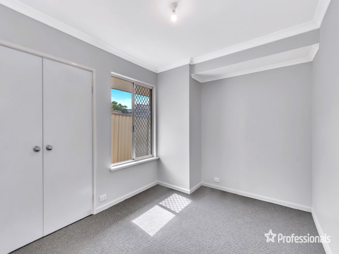 5 McIntosh St, Queens Park WA 6107, Australia