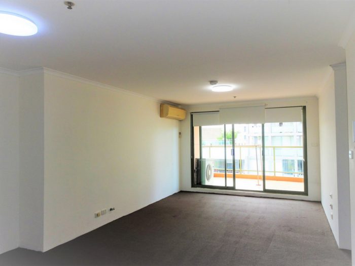 T2 806/600 Railway Parade, Hurstville NSW 2220, Australia