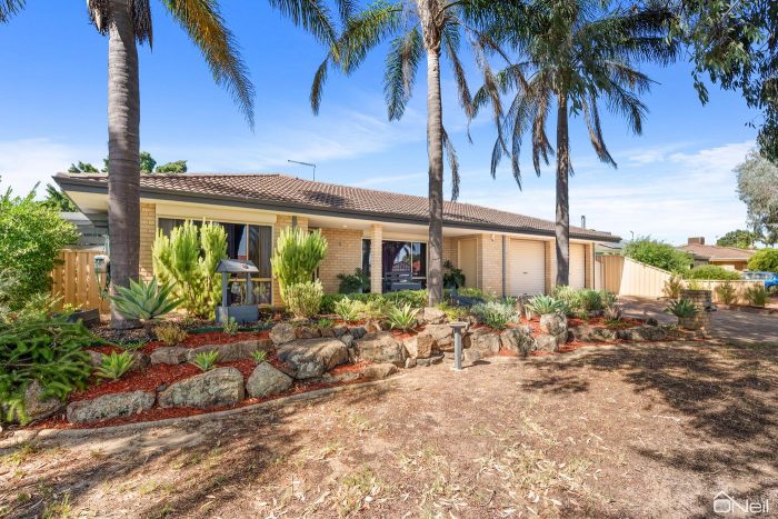 4 Morgan Rd, Seville Grove WA 6112, Australia