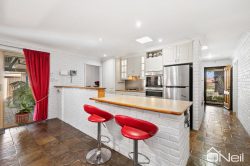 4 Morgan Rd, Seville Grove WA 6112, Australia