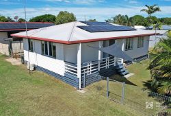 17 Nott St, Moura QLD 4718, Australia