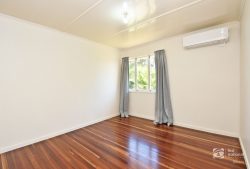 17 Nott St, Moura QLD 4718, Australia