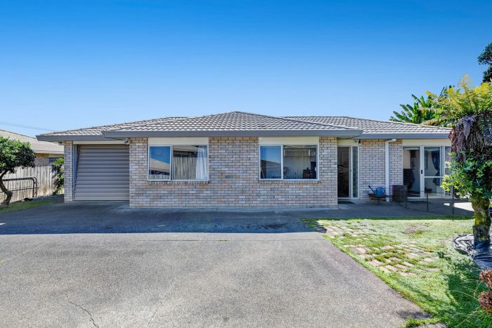 3/2 Doment Crescent, Orewa, Rodney, Auckland, 0931, New Zealand