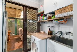 Unit 9/106 Broadway, Bassendean WA 6054, Australia