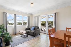 405 Oxley Ave, Redcliffe QLD 4020, Australia