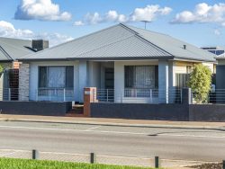 8 Cristonia Tce, Byford WA 6122, Australia
