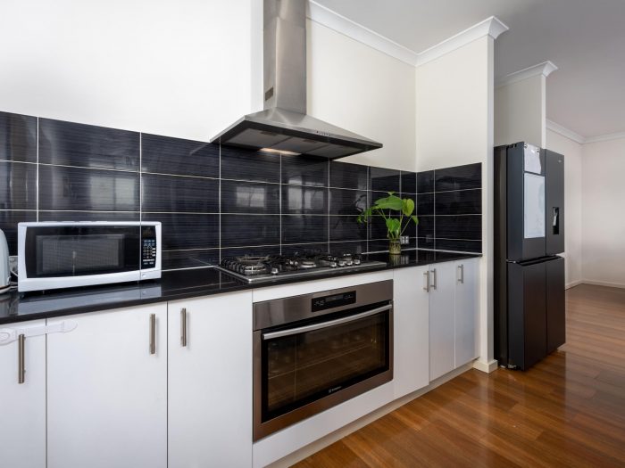 11 Corbridge Ave, Wellard WA 6170, Australia