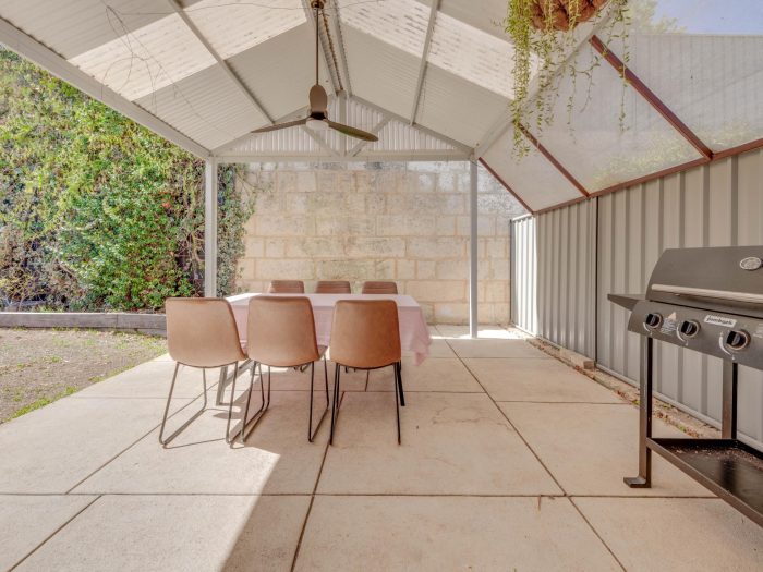 11 Corbridge Ave, Wellard WA 6170, Australia