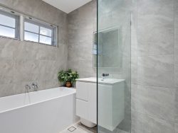 44 Red Cedar Dr, Reynella SA 5161, Australia
