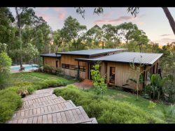 25 Simons Dr, Roleystone WA 6111, Australia