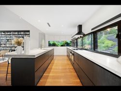 25 Simons Dr, Roleystone WA 6111, Australia
