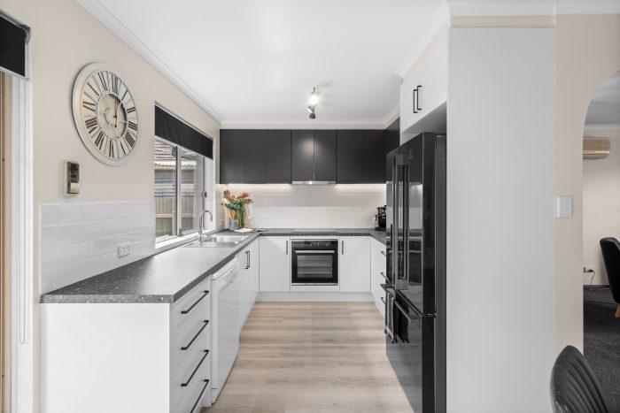 20 Stopford Rd, Hove SA 5048, Australia
