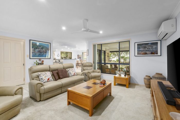 13 Donegal Ct, Banora Point NSW 2486, Australia