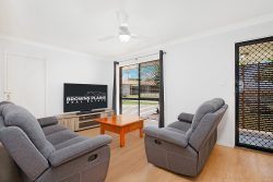 27 Windamere Court,Heritage Park QLD 4118, Australia