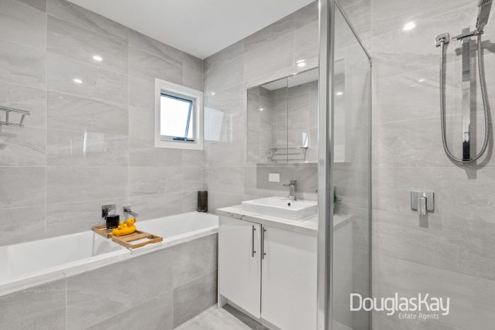 86A Devonshire Rd, Sunshine VIC 3020, Australia