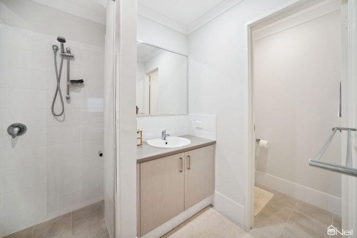 17A Valentine Rd, Kelmscott WA 6111, Australia