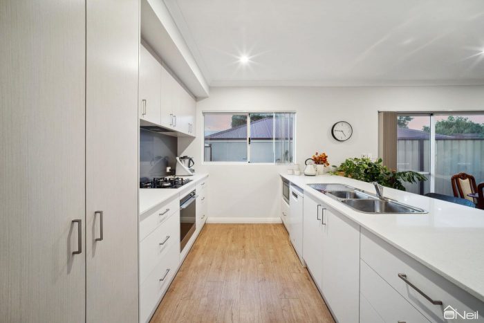 17A Valentine Rd, Kelmscott WA 6111, Australia