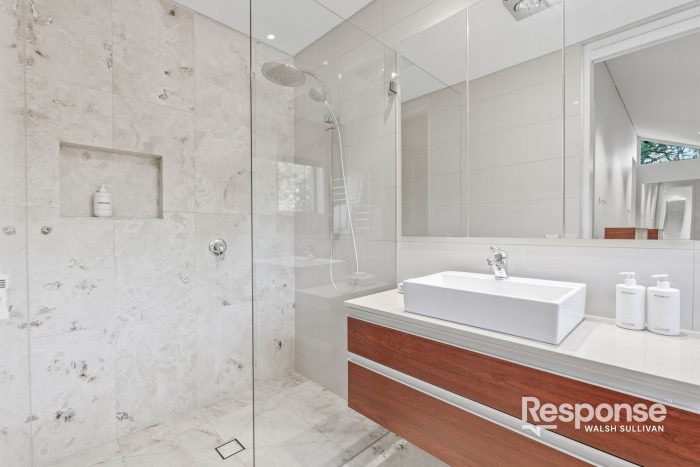 9 Chadworth Pl, Baulkham Hills NSW 2153, Australia