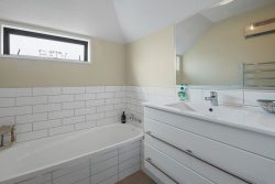 2/4 Gatonby Place, Avonhead, Christchurch City, Canterbury, 8042, New Zealand