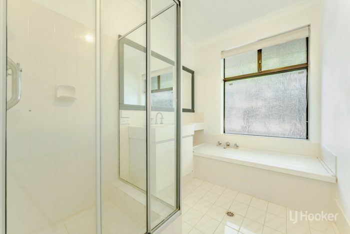 17B Dior Pl, Greenfields WA 6210, Australia