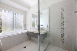 116 Barden Ridge Rd, Reedy Creek QLD 4227, Australia