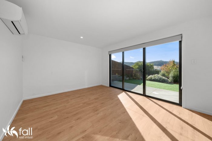 Unit 1/2 Betsy Mack Pl, Howrah TAS 7018, Australia