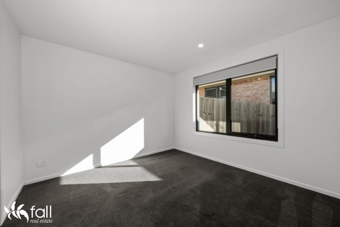 Unit 1/2 Betsy Mack Pl, Howrah TAS 7018, Australia