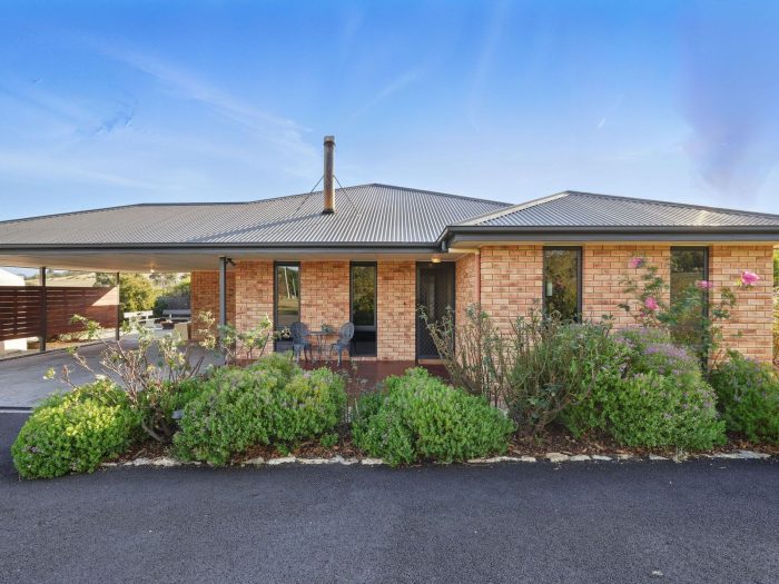 4 Blackwood Dr, Forcett TAS 7173, Australia