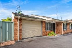 Unit 4/257 Booker Bay Rd, Ettalong Beach NSW 2257, Australia