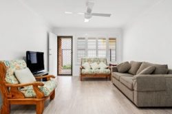 Unit 4/257 Booker Bay Rd, Ettalong Beach NSW 2257, Australia
