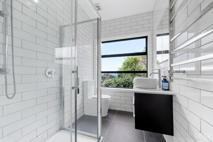24 Miromiro Rd, Normandale, Lower Hutt, Wellington, 5010, New Zealand