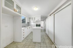 26 Coase St, West Gladstone QLD 4680, Australia