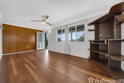 26 Coase St, West Gladstone QLD 4680, Australia