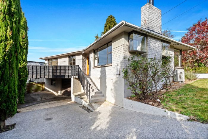 17 Colquhoun Street, Glenross, Dunedin, Otago, 9011, New Zealand