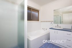 2 Cowan Pl, Lloyd NSW 2650, Australia