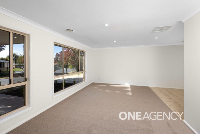 2 Cowan Pl, Lloyd NSW 2650, Australia