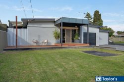 18 Daphne Rd, Salisbury East SA 5109, Australia