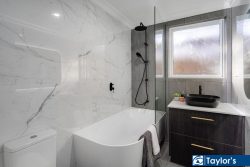 18 Daphne Rd, Salisbury East SA 5109, Australia