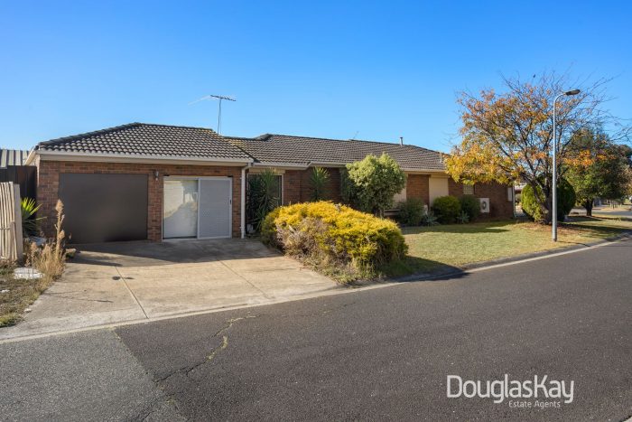 21 Diosma Ave, Sunshine West VIC 3020, Australia