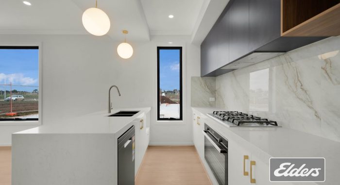 19 Dryandra St, Manor Lakes VIC 3024, Australia