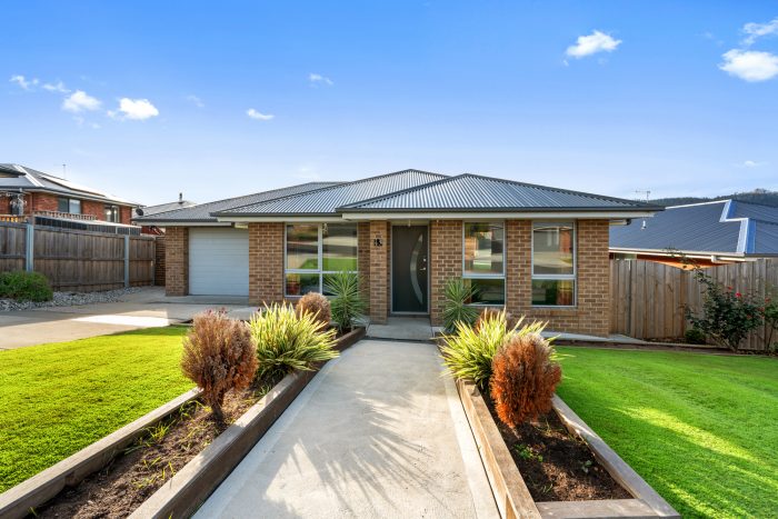15 Ernest Rd, Rokeby TAS 7019, Australia