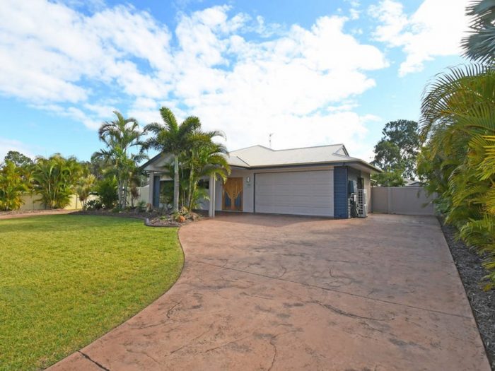 100 Sempfs Rd, Dundowran Beach QLD 4655, Australia