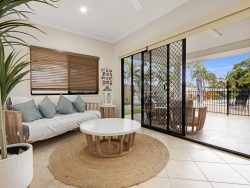 100 Sempfs Rd, Dundowran Beach QLD 4655, Australia
