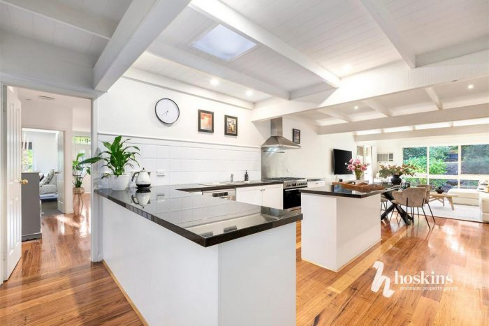 14-16 Feversham Ave, Park Orchards VIC 3114, Australia