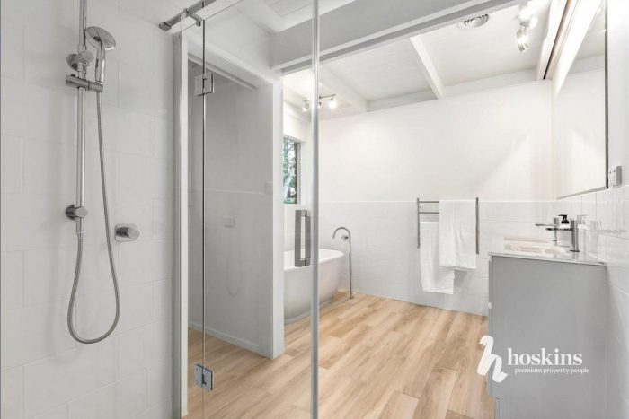 14-16 Feversham Ave, Park Orchards VIC 3114, Australia