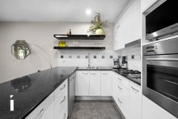 Unit 3/37 Ipima St, Braddon ACT 2612, Australia